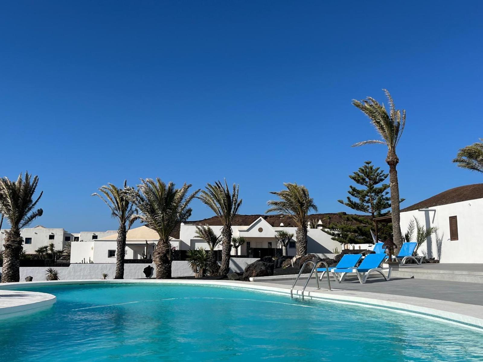 Villa Blanca Nudist Place Чарко-дель-Пало Экстерьер фото